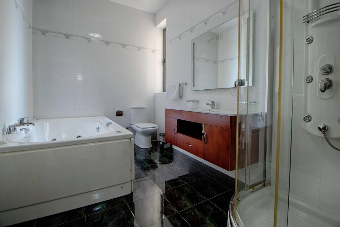 The Strand Apartments By Homely Sliema Ngoại thất bức ảnh