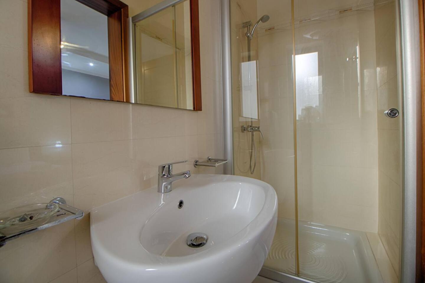 The Strand Apartments By Homely Sliema Ngoại thất bức ảnh