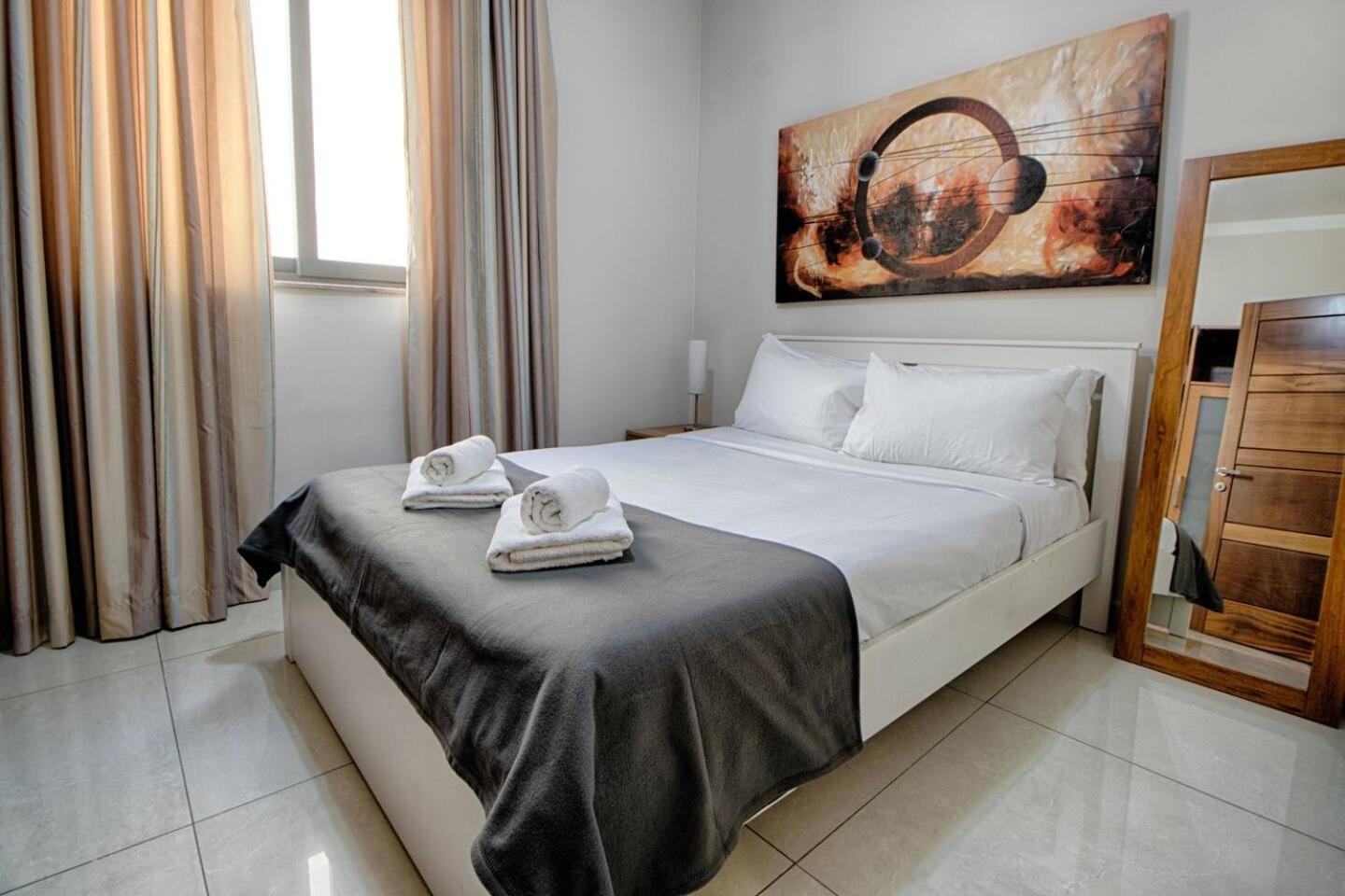 The Strand Apartments By Homely Sliema Ngoại thất bức ảnh