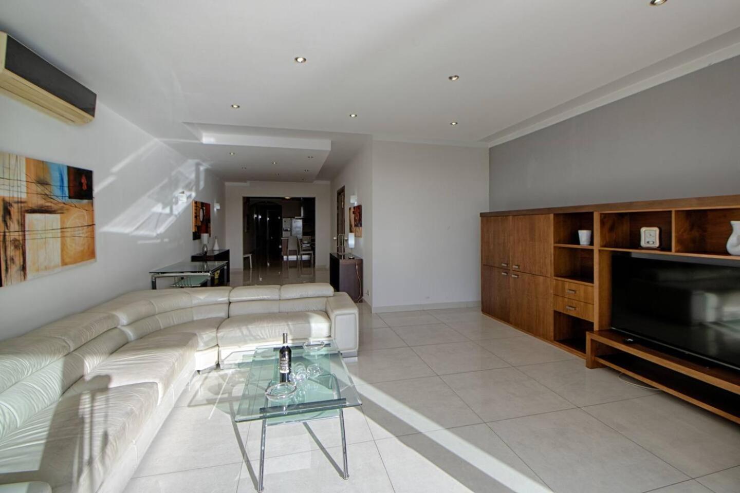 The Strand Apartments By Homely Sliema Ngoại thất bức ảnh