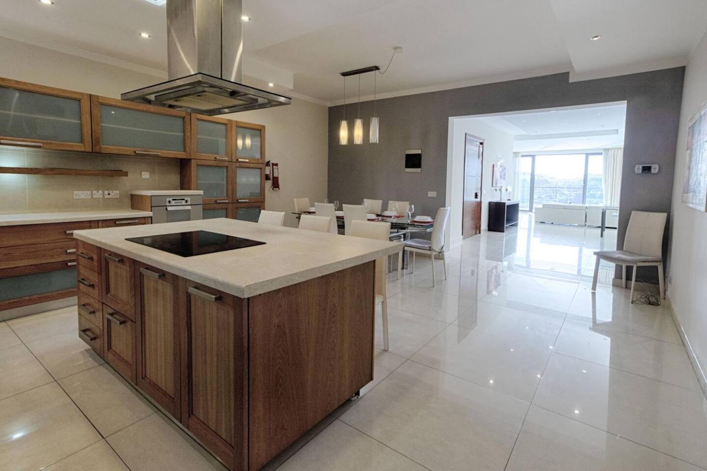The Strand Apartments By Homely Sliema Ngoại thất bức ảnh