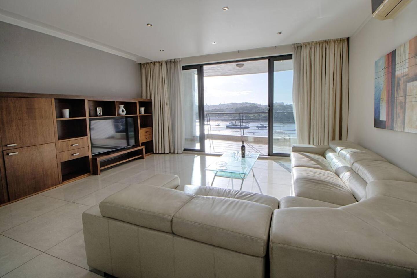 The Strand Apartments By Homely Sliema Ngoại thất bức ảnh