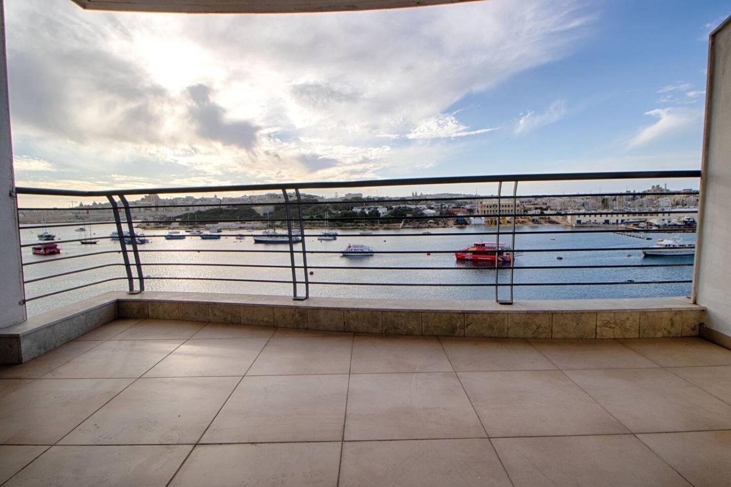 The Strand Apartments By Homely Sliema Ngoại thất bức ảnh