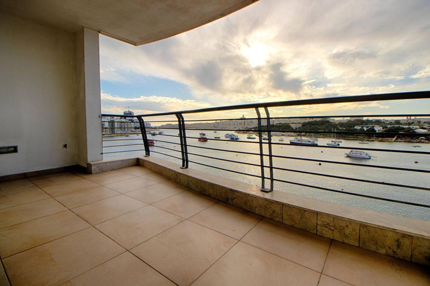 The Strand Apartments By Homely Sliema Ngoại thất bức ảnh
